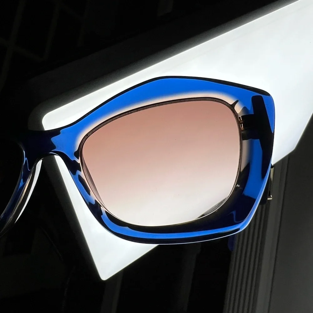 New Karl Lagerfeld Women's Geometric Cat-Eye Sunglasses w/ 3D Logo - KL6127S